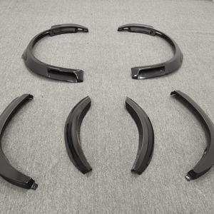 JINGYUE Élargisseurs d'ailes en fibre de carbone OEM améliorés pour <span class=keywords><strong>Ferrari</strong></span> <span class=keywords><strong>Purosangue</strong></span> <span class=keywords><strong>SUV</strong></span> <span class=keywords><strong>2022</strong></span>- à fixer avec des vis - Product Image 2