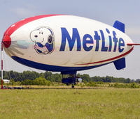 Ballon dirigeable flottant extérieur Sky-Swimming Dirigeable Zeppelin gonflable pour usage promotionnel