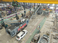 Usine mobile de recyclage de déchets à chenilles haute efficacité pour blocs de moteur usagés, déchets de produits blancs et aluminium usagé, capacité 15-40T/H