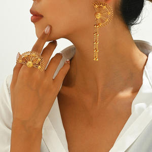 Parures pour femmes en plaqué <span class=keywords><strong>or</strong></span> <span class=keywords><strong>18</strong></span> carats Parures de boucles d'oreilles vides pour la fabrication de <span class=keywords><strong>bijoux</strong></span> en <span class=keywords><strong>or</strong></span> jaune - Product Image 1