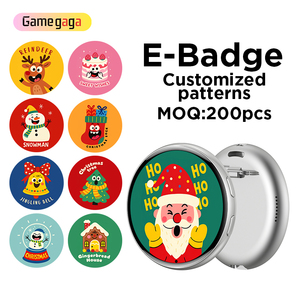 Venta al por mayor E01 Insignia Electrónica Navideña con Imagen GIF Personalizada, Pantalla Táctil Digital de 1.7 Pulgadas, Insignia Electrónica, Accesorios para Regalos Navideños - Product Image 1