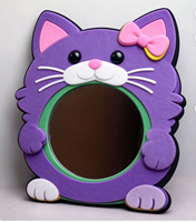 Miroir en mousse EVA mignon de style dessin animé, adapté à la décoration de la chambre des enfants, diverses formes de dessins animés peuvent être personnalisées sur demande.