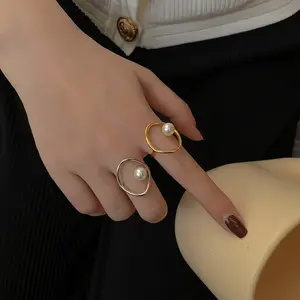 New Design Temperament Girl Gift Metal Ring Women Elegant Irregular Hollow Ring Geometric Engagement Round Pearl Ring