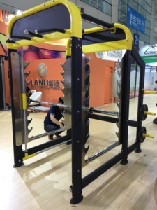 Machine Smith 3D Commerciale Professionnelle Multifonctionnelle avec Squat Rack et Mouvements Horizontaux et Verticaux pour Salle de Sport - Product Image 2