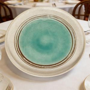 Juego de Platos de Cerámica Nórdicos de Lujo de 10 Pulgadas, Diseño Creativo con Anillo de Color para Comedor y Hogar - Product Image 6