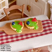 Miniature de gâteau simulé à la crème de fraise, myrtille et matcha, en résine peinte, pour accessoires de bijoux DIY et ornements de maison de poupée