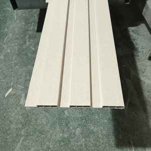 Panneaux muraux décoratifs rainurés en WPC modernes, imperméables, durables, en plastique, pour l'intérieur, de la marque Rongke OEM - Product Image 4