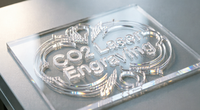Máquina de Corte Láser CO2 CNC de 80W/150W con Enfriamiento por Agua para Acrílico, Goma y Papel, Compatible con BMP, Bordes Lisos sin Rebabas