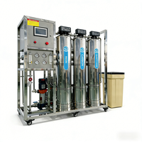 Machine de purification d'eau commerciale à osmose inverse UV en acier inoxydable 250 lph 500 lph 1000 lph pour station de traitement de l'eau