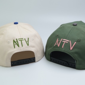 Gorra deportiva <span class=keywords><strong>de</strong></span> ala plana bordada <span class=keywords><strong>de</strong></span> 5 paneles <span class=keywords><strong>de</strong></span> alta calidad personalizada 100% algodón para hombres y mujeres ajustable Snapback patrón Floral - Product Image 3