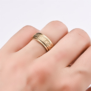 Anelli Vintage Trendy in Acciaio Inossidabile con Design Girevole e Inciso, Anello Placcato Oro di Alta Qualità per Anniversari - Product Image 4