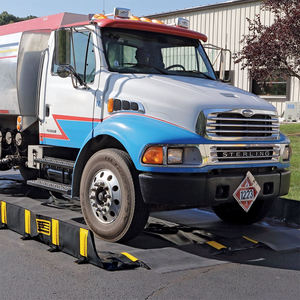 Berm de confinement pour protection contre les déversements d'huile en matériau <span class=keywords><strong>PVC</strong></span>, directement de l'usine, avec supports angulaires - Product Image 3