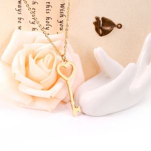 Collar con Colgante en Forma de Llave Personalizado, Chapado en Oro de 18K, Joyería de Acero Inoxidable, Regalo para Enamorados, Venta Caliente Ason - Product Image 4