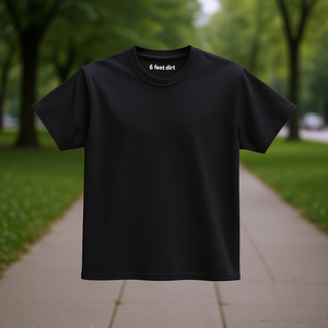 T-shirt Nera 6 Feet Dirt Brand Design Minimalista Vestibilità Unisex Abbigliamento Casual - Product Image 3