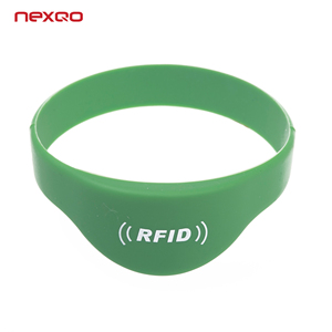 장거리 <span class=keywords><strong>UHF</strong></span> 재사용 가능 <span class=keywords><strong>RFID</strong></span> NFC 팔찌 <span class=keywords><strong>860Mhz</strong></span> 스마트 실리콘 손목밴드 - Product Image 2