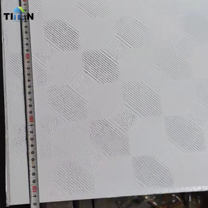 Azulejos de techo de vinilo suspendido negro 600X600 Wipeable Easyclean 595Mm X 595Mm Techo colgante de plástico - Product Image 1
