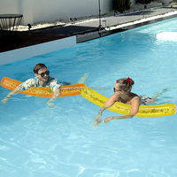 Bâton flottant gonflable vert pailleté Mart, 160 cm, bâton flottant transparent pour l'eau, flotteur de piscine en PVC durable pour la natation