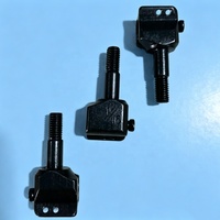 8820 8920 PAFFA JUKI DUKOPP Pièces de rechange pour machine à coudre à rouleaux : Plaque à double aiguille et support de pince à aiguille