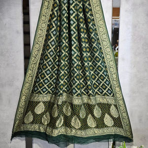Premium 2,50 metros de largo suave puro Georgette Dupatta elegante brillo con detalles intrincados para ropa india y pakistaní - Product Image 1
