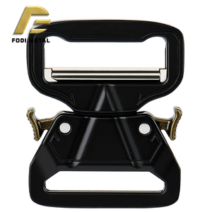 Hebilla de Liberación Rápida para Correa de Perro T5017 OEM/ODM de 38 mm, Hebilla de Metal con Revestimiento Suave para Collar de Perro - Product Image 2