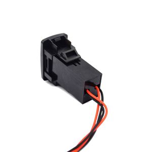 Chargeur de téléphone portable à double PD à charge rapide avec ports USB et connexion filaire pour Toyota (grande ou petite taille) avec trous de commande centrale réservés - Product Image 5