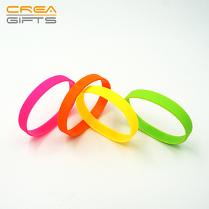 2019 Haute Qualité Design Personnalisé Coloré Arc-En-Ciel Blanc Bracelet En Silicone <span class=keywords><strong>Pas</strong></span> de MOQ Pour Les Événements Sportifs - Product Image 3