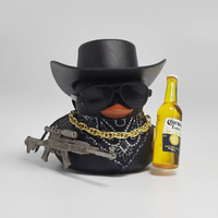 Mini canards en caoutchouc amusants jaunes et noirs, jouets de bain en gros avec collier, lunettes de soleil, pistolet et bouteille