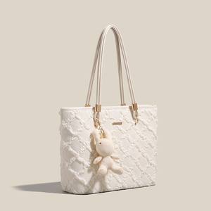 Bolso de mano de tela de encaje Bolso cruzado para mujer con correa para el hombro y correa para las axilas-Bolso de mujer de moda y versátil - Product Image 3
