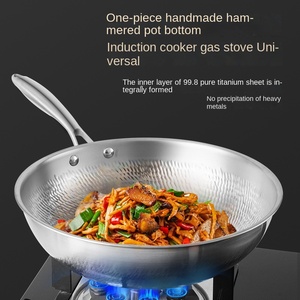 Klassiek Ontwerp Puur Titanium Wok Handgemaakte Hamerpatroon Ijzeren Pan Met Antiaanbaklaag Ongecoate Pan Titanium Kookgerei Set - Product Image 5