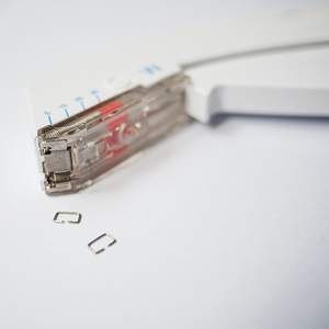 Alat Bedah Medis Sekali Pakai 35W yang Sedang Tren, Perangkat Medis Sekali Pakai, <span class=keywords><strong>Stapler</strong></span> Kulit Sekali Pakai untuk Menutup Luka Kulit - Product Image 6