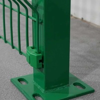 Clôture de sécurité en fil de fer soudé incurvé 3D décoratif pour l'extérieur, résistant à la corrosion, avec finition peinte en poudre, design écologique