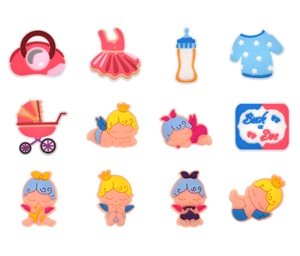 Venta al por mayor Día DE LA Madre Zueco Zapato Encantos PVC Suave Zapato Decoración Encantos 2,5-3,5 cm Opp Bolsa de Embalaje I Love Mother Charm - Product Image 3