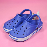 Sandales d'été perforées antidérapantes pour enfants et adultes, chaussures de loisirs et de voyage, pour garçons, filles, femmes, famille, couple, chaussures de plage, stock suffisant