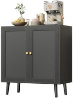 Armoire de rangement moderne en rotin noir avec portes doubles et panneaux décoratifs, pieds en bois, pour entrée, salon, salle à manger