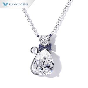 Tianyu Gems Collier pendentif en forme de chat en diamant Moissanite en or pur - Product Image 1