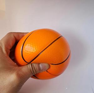 Pelota Antiestrés de Espuma de PU de 10 cm, Pelota de Baloncesto Suave y Apretable de 4'', Pelota Deportiva con Diseño de Dibujos Animados, Juguetes para Aliviar el Estrés, Regalos Promocionales - Product Image 1