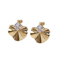 Nouvelles Boucles d'Oreilles Clous Pliées Effet Pétale 2026 – Design Minimaliste de Niche Style Européen (Lot)