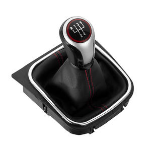Couvercle de pommeau de levier de vitesse Volkswagen en cuir noir avec surpiqûres rouges, design ergonomique pour voiture à transmission manuelle - Product Image 3