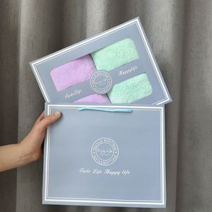 Juego de Toallas de Baño en Caja de Regalo, Terciopelo Coral con Logotipo Estampado en Caliente, Recuerdo para Cumpleaños - Product Image 2