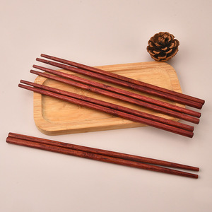 Baguettes de table en bambou imitation bois de santal rouge, nouveau style chinois, baguettes de mariage en bambou et bois, haute valeur esthétique - Product Image 1