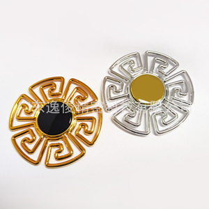 Boucle décorative creuse en forme de fleur pour canapé, diamètre 135 mm, accessoire de mobilier en plastique durable et personnalisable, or chaud - Product Image 1