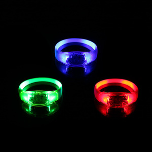 Pulsera de Silicona Acrílica con Luz LED Activada por Voz Personalizada, Pulsera Brillante para Conciertos y Festivales de Música - Product Image 3