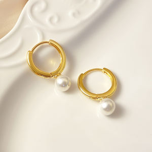 ต่างหูแฟชั่นแบบห้อย ขายส่งจำนวนมาก ชุบทอง 18K เครื่องประดับทันสมัย ต่างหูมุกแบบห่วงสำหรับผู้หญิง - Product Image 4