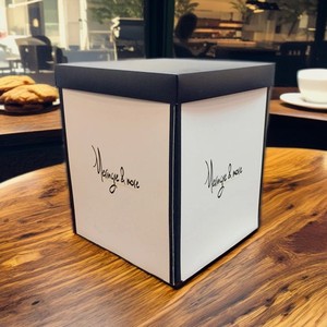 Cajas de pastel de papel marfil de boda de fiesta de cumpleaños de alta calidad cuadradas blancas para regalos - Product Image 1