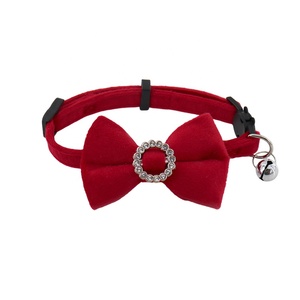 Collier pour chat élégant et mignon en polyester avec nœud papillon et clochette, réglable, anti-perte, pour la promenade quotidienne, les fêtes et l'extérieur - Product Image 6
