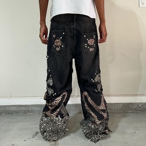 กางเกงยีนส์เดนิมผู้ชายทรงขาบานปักลายคุณภาพ<span class=keywords><strong>ส</strong></span>ูง ไซ<span class=keywords><strong>ส</strong></span>์ใหญ่ <span class=keywords><strong>ส</strong></span>ไตล์<span class=keywords><strong>ส</strong></span>ตรีท แต่งขาด ปะติด ปะต่อ - Product Image 5