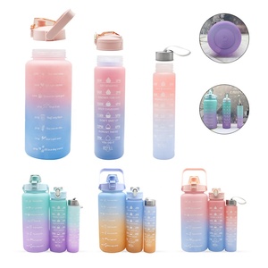 Ensemble de 3 bouteilles d'eau sportives en plastique PC de 2 L Tomados – Bouteille d'eau motivante 3-en-1 avec poignée et marqueurs de temps - Product Image 4