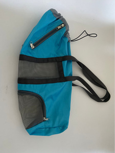 Sac de transport pour animaux de compagnie en polyester imprimé avec fermeture éclair, outil de contention en maille pour le toilettage des ongles des chats, examen médical et nettoyage anti-rayures - Product Image 1