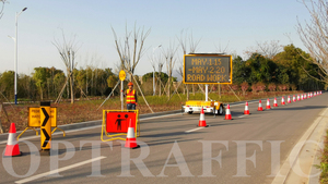 ป้ายข้อความพลังงานแสงอาทิตย์แบบเคลื่อนที่ได้สัญญาณรถพ่วงสัญญาณ LED แบบพกพาความเร็วเรดาร์ LED กระดานข้อความเทรลเลอร์ความปลอดภัยทางถนน - Product Image 6