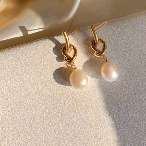 Boucles d'oreilles à clous en perles baroques, aiguille en argent S925, plaqué cuivre neuf, boucles d'oreilles nouées en or 14 carats - Product Image 6